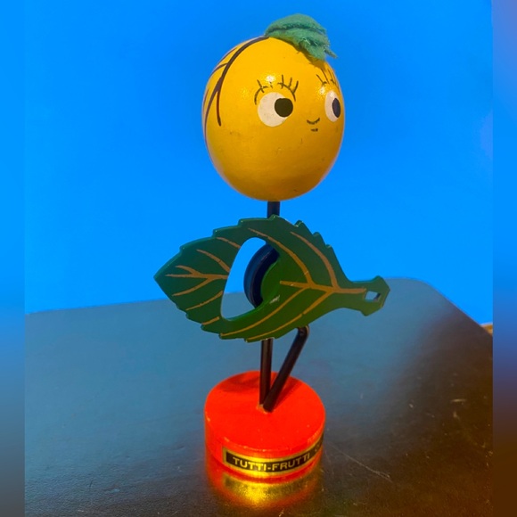 RETRO 70s JAPAN TIMBER LINE WOOD CRAFT TUTTI-FRUITTI MAGNETIC BOTTLE/ CAN OPENER - Picture 1 of 15